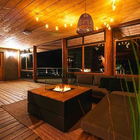 別荘 Upea Hirsi Moekki Ulkoporeltaalla Sekae Kelosaunalla