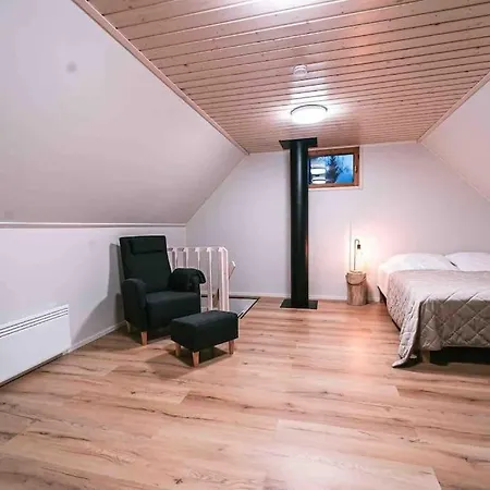 別荘 Upea Hirsi Moekki Ulkoporeltaalla Sekae Kelosaunalla *