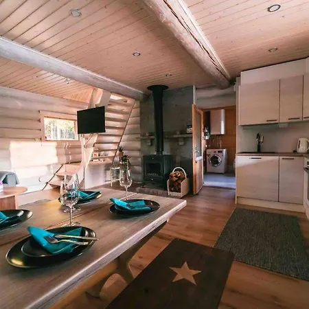 Ferienhaus Upea Hirsi Moekki Ulkoporeltaalla Sekae Kelosaunalla Hämeenlinna