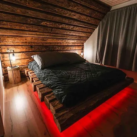 Upea Hirsi Moekki Ulkoporeltaalla Sekae Kelosaunalla Ferienhaus *