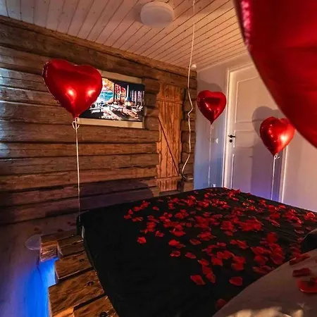 Upea Hirsi Moekki Ulkoporeltaalla Sekae Kelosaunalla ハメーンリンナ