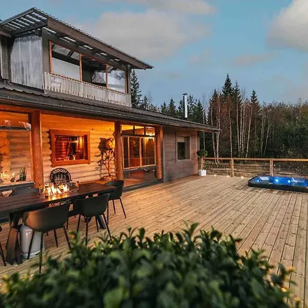 Ferienhaus Upea Hirsi Moekki Ulkoporeltaalla Sekae Kelosaunalla Hämeenlinna