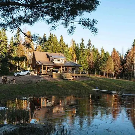 Дом отдыха Upea Hirsi Moekki Ulkoporeltaalla Sekae Kelosaunalla