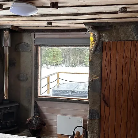 Upea Hirsi Moekki Ulkoporeltaalla Sekae Kelosaunalla ハメーンリンナ